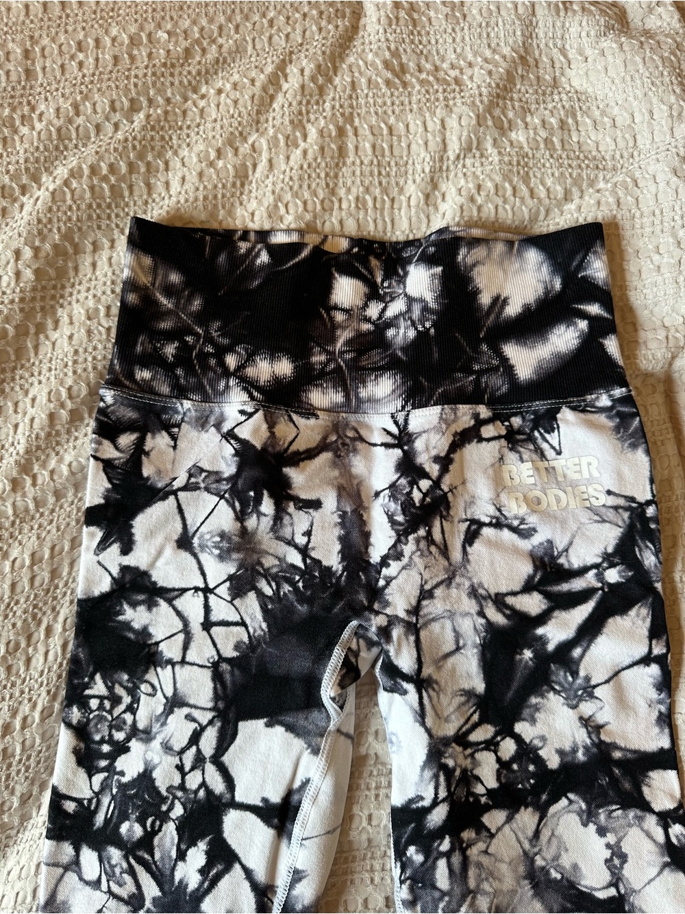 BETTER BODIES Black & White Tie-Dye Leggings